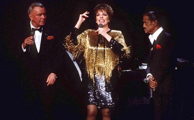 Liza Minnelli, Frank Sinatra, and Sammy Davis Jr performing in April 1989.